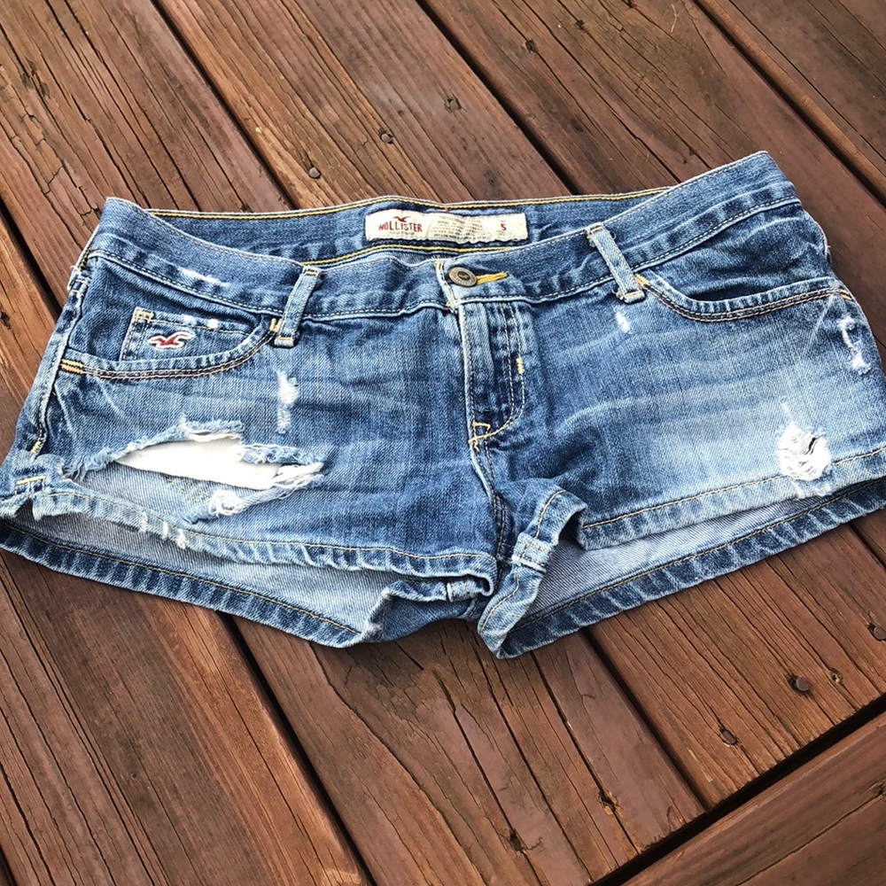 Signs of wear. Please look at all pictures.